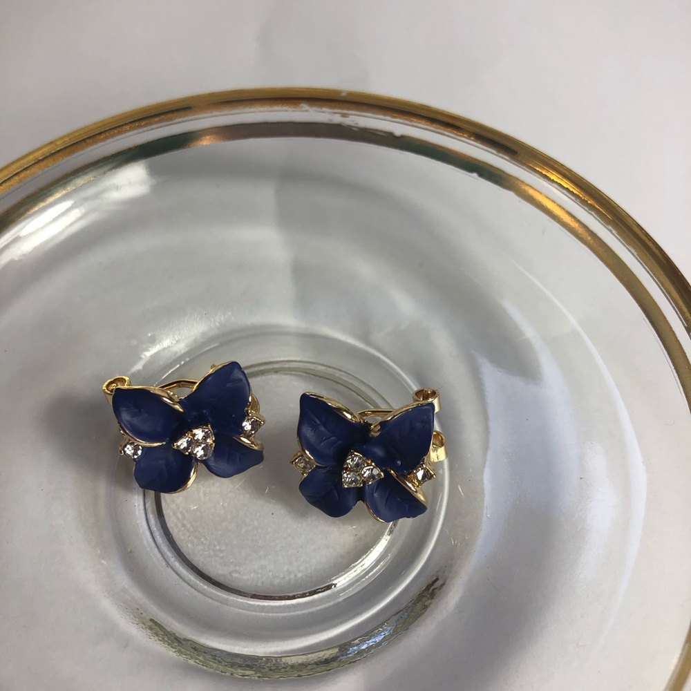 Fashion Elegant Woman Blue Camellia Earrings. NEW - Picture 6 of 6
